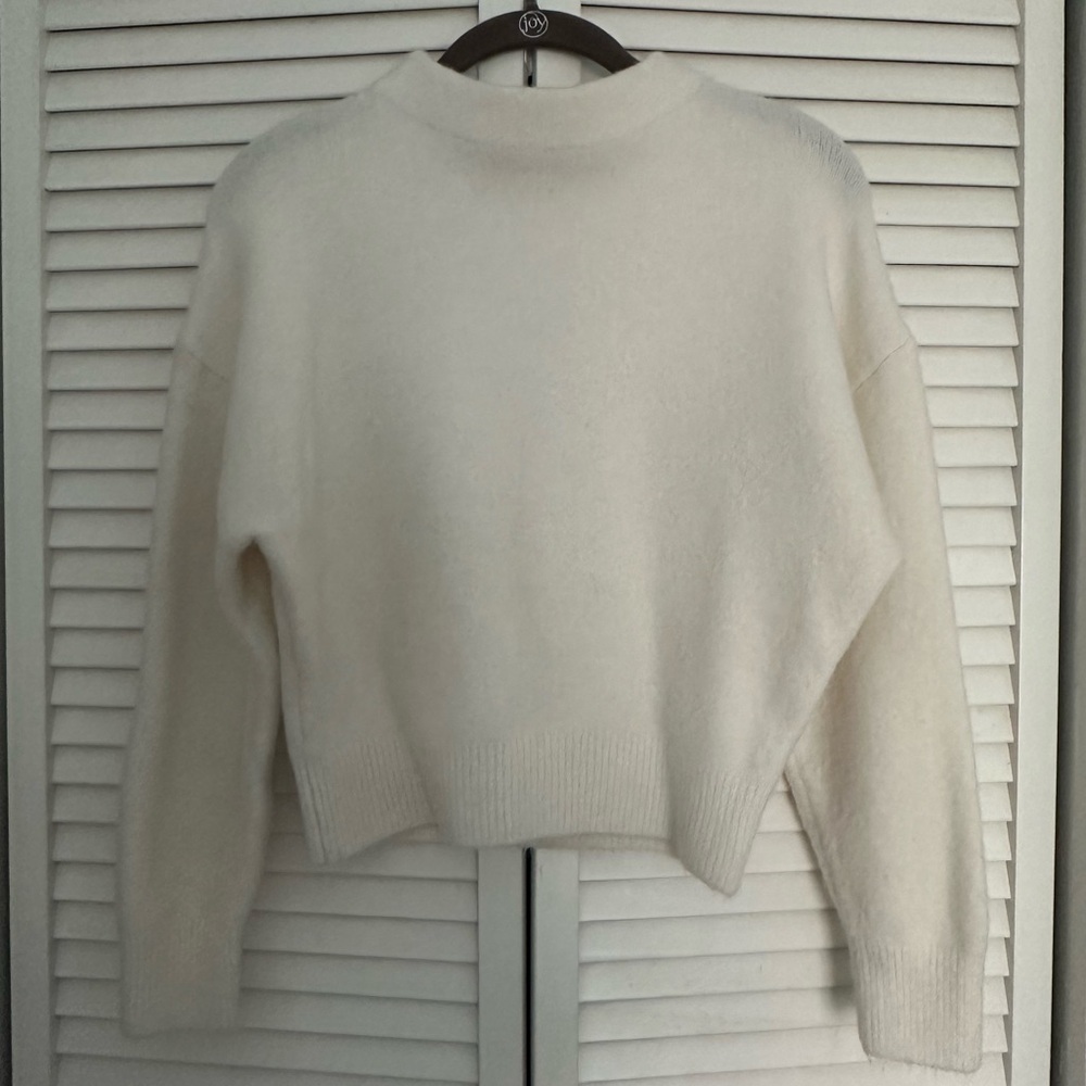 Zara White Mock Neck Sweater